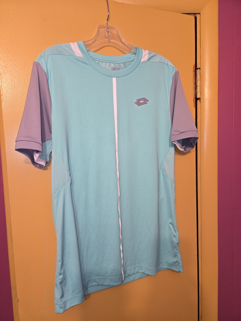 Lotto Men’s Aqua Athletic Tee with Lavender Sleeves